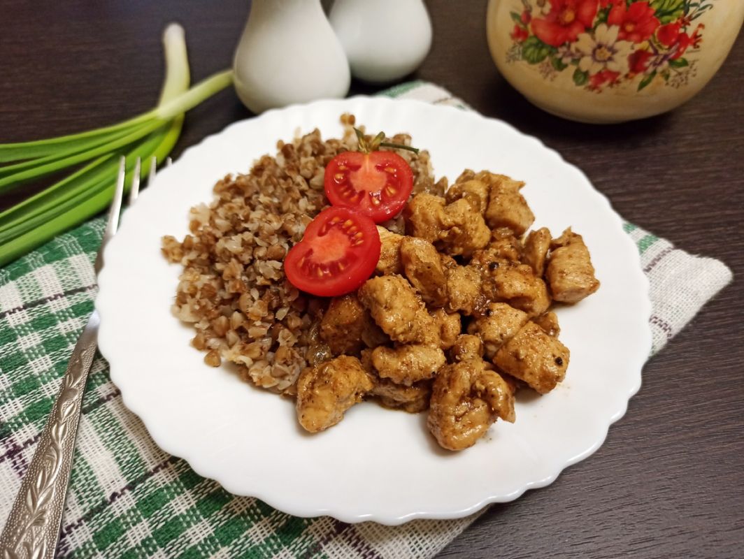 Куриная грудка с солодом: быстрое блюдо с копченым вкусом