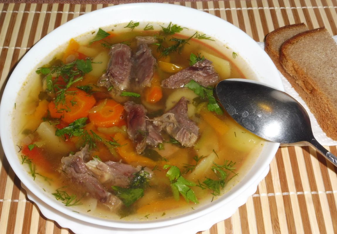 Уютная шурпа из баранины: простое блюдо для холодного вечера