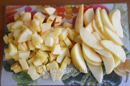 Легкий яблочный пирог всего за 12 ложек: неотразимая выпечка к чаю