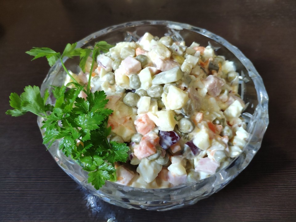 Неочевидная замена оливье: врач предлагает свежий подход к новогоднему столу