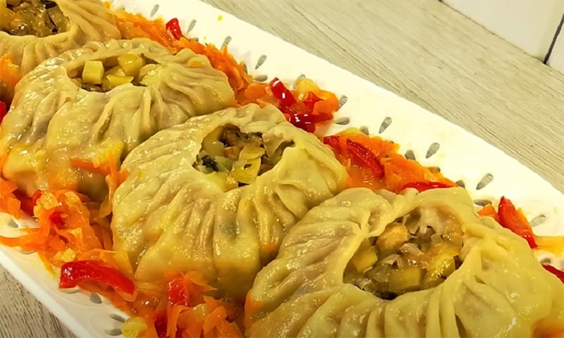 Ароматные мешочки с мясом и картофелем: идеальное горячее на каждый день