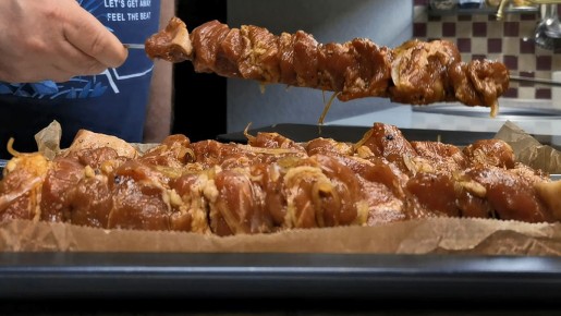 Шашлык, как на углях: секреты идеального блюда в духовке