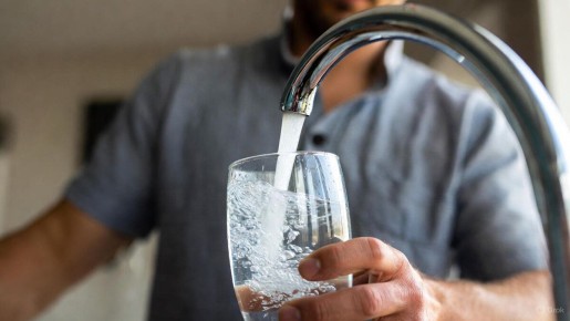 Почему вода из-под крана может оказаться лучшим выбором для здоровья