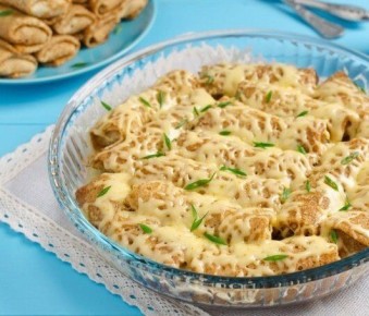 Ароматные блины с грибами и сыром