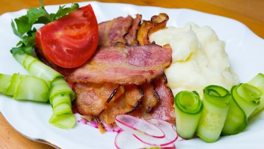 Как приготовить идеальный завтрак с беконом и картошкой