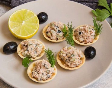 Сочные тарталетки с тунцом для вашего новогоднего стола