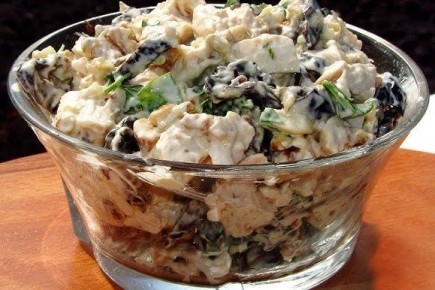 Праздничный салат с курицей и черносливом: яркие вкусы в каждом кусочке