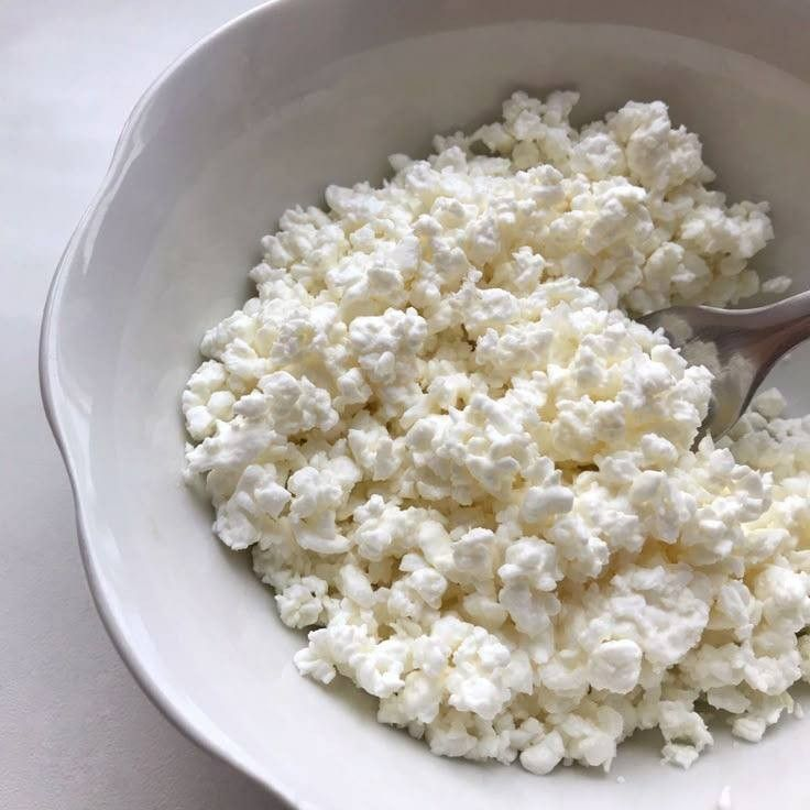 Как проверить качество творога: три простых эксперимента на кухне