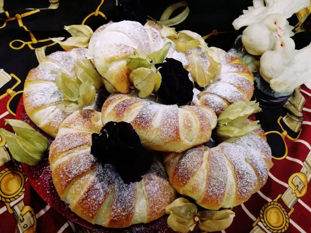 Как испечь рогалики с творожной начинкой: уютная осень на вашей кухне