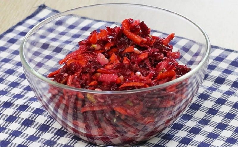 Салат из свеклы и яблок: яркие вкусы и польза за считанные минуты