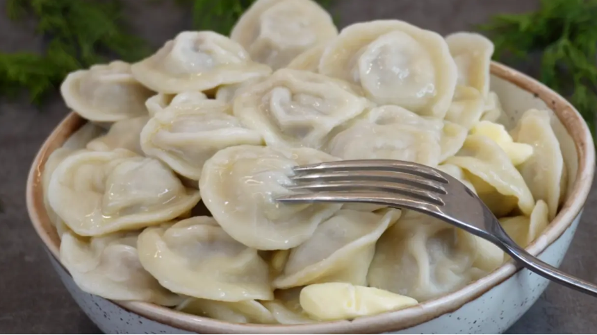 Секрет идеальных пельменей: как приготовить тесто на все 100%