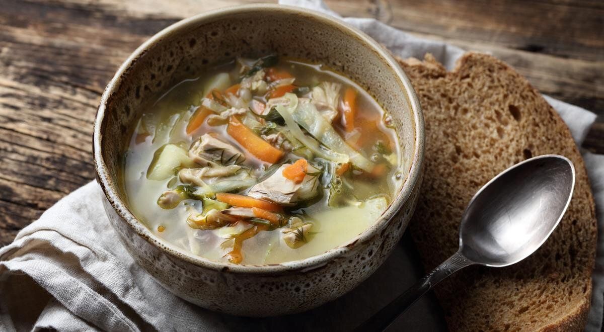 Щи с курицей: доступный рецепт для каждой кухни