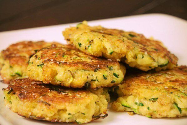 Питательные кабачковые оладьи с ароматной кинзой