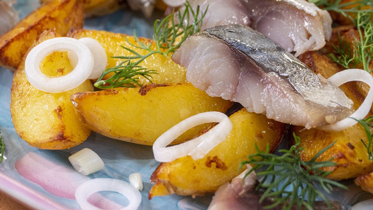 Вкусная скумбрия с молодым картофелем: настоящий праздник на вашем столе