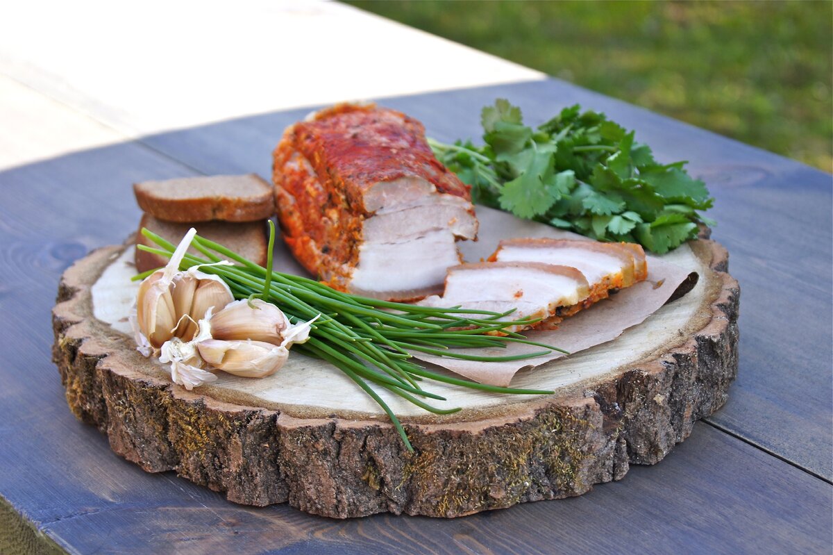 Идеальная запеченная грудинка для любой праздничной трапезы