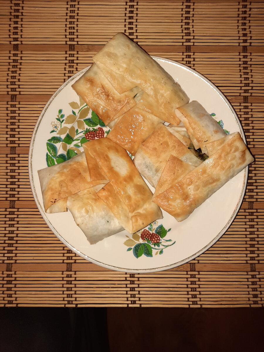 Лаваш с сыром и зеленью: простой и вкусный перекус