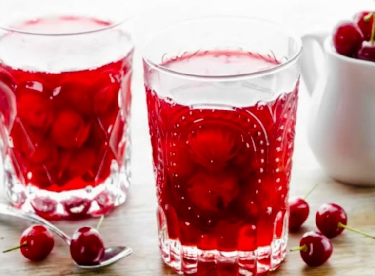 Современные рецепты компота из черешни: наслаждайтесь зимой