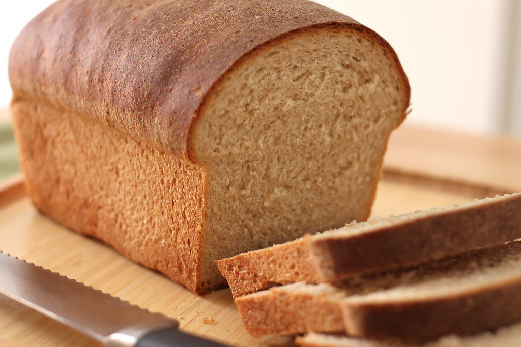 Необыкновенно влажный хлеб на молоке: секреты домашней выпечки