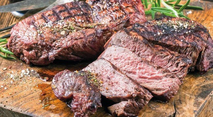 Идеальный стейк из баранины для семейного обеда