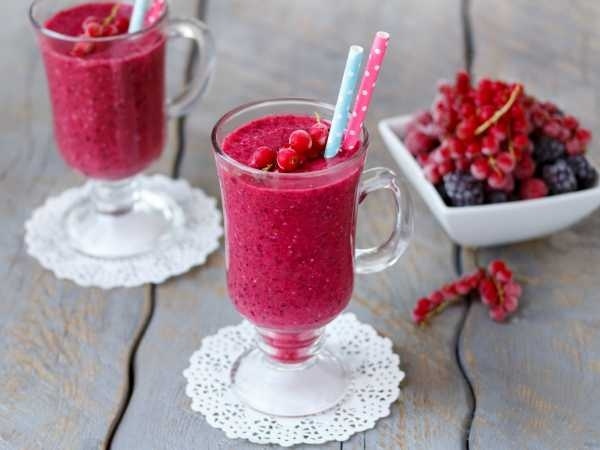 Яркий смузи из замороженных ягод для отличного настроения