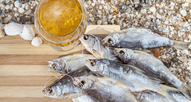 Почему соленая рыба идеально подходит к пиву?