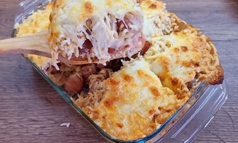 Удивите близких: сосиски в сливочном соусе с грибами и сыром