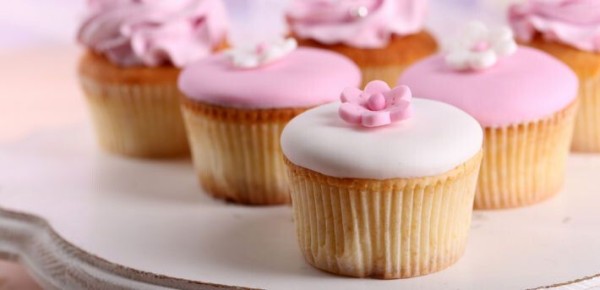 Сладости для кормящих мам: что можно, а что запрещено?