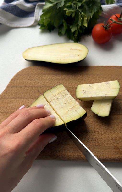 Неожиданные хрустящие палочки: баклажан по-новому