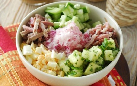 Секреты идеальной окрошки: три освежающих рецепта на лето