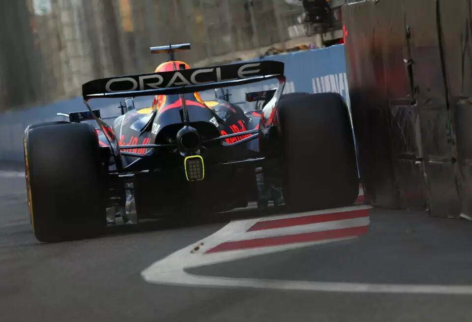 Ферстаппен снова на высоте: потрясающий поул в Баку