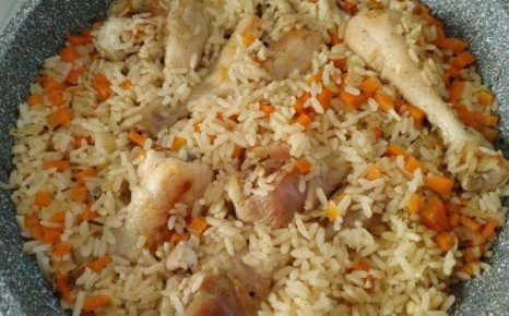 Ароматный плов с куриными ножками в мультиварке