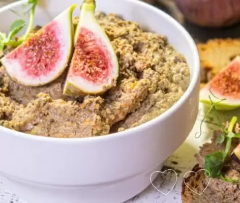 Паштет из куриной печени: новый взгляд на классический рецепт с яблоком и инжиром