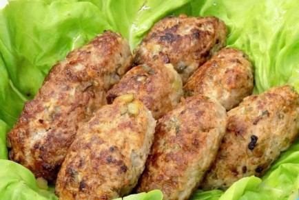 Котлеты с солеными огурцами: необычный подход к классическому рецепту