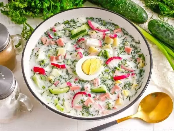 Окрошка на воде: освежающий летний рецепт с уксусом и сметаной