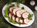 Нарезка не разочарует: идеальный мясной рулет из пузанины
