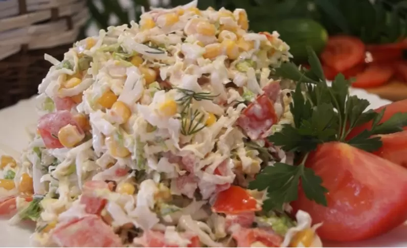 Салат «Калейдоскоп»: быстро, вкусно и полезно