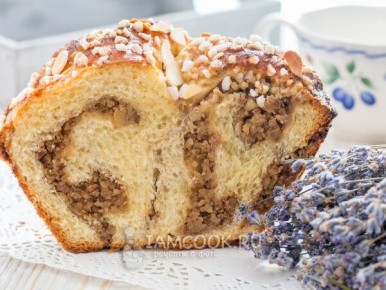 Нежный кулич с орехами: наслаждение без крошек