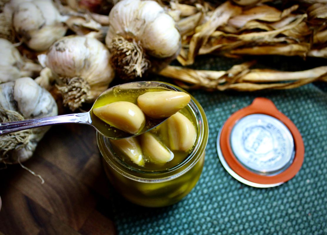Новый взгляд на старые продукты: как метод конфи меняет вкус овощей и фруктов